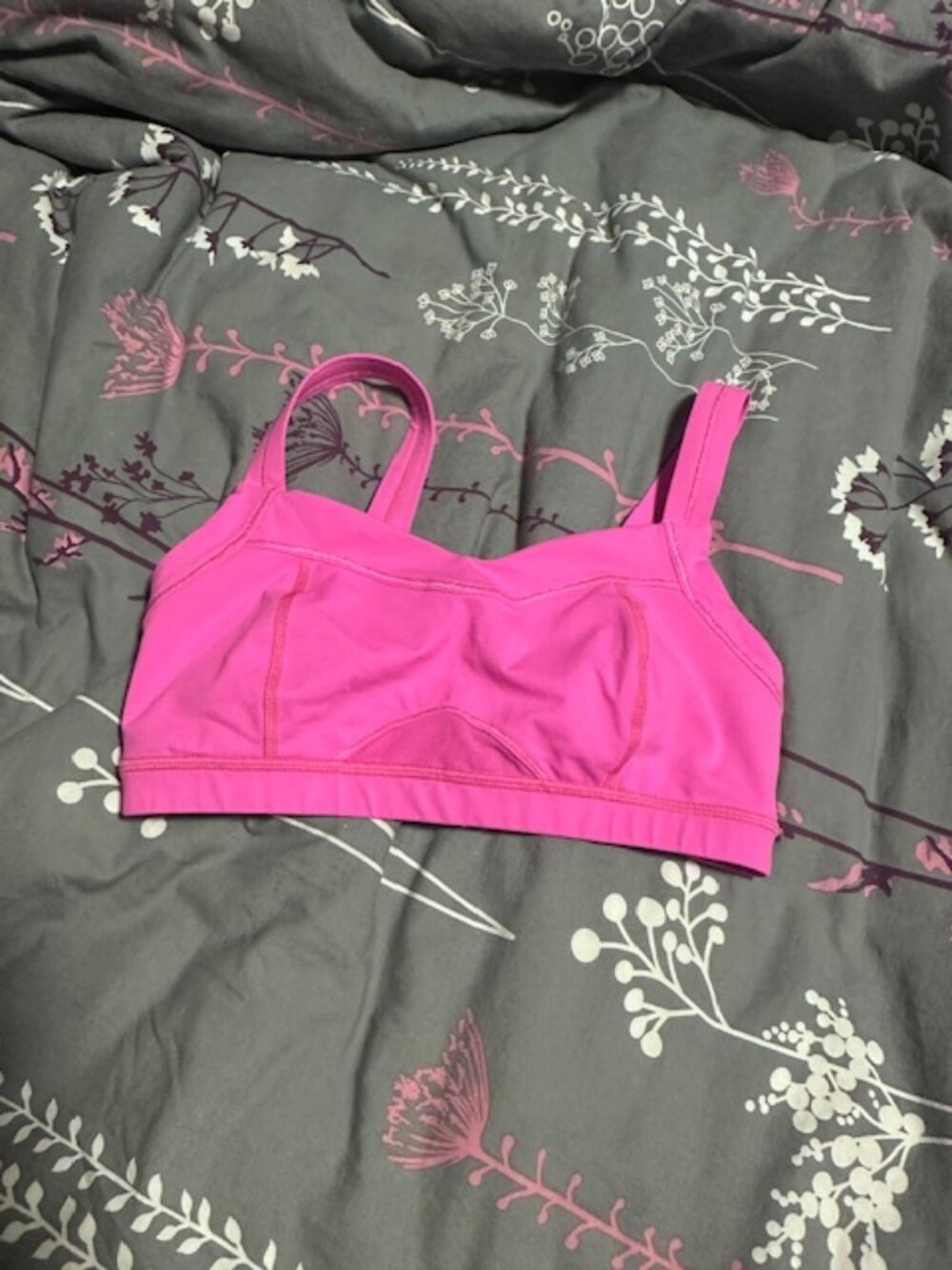 Lululemon size 6 sports bra